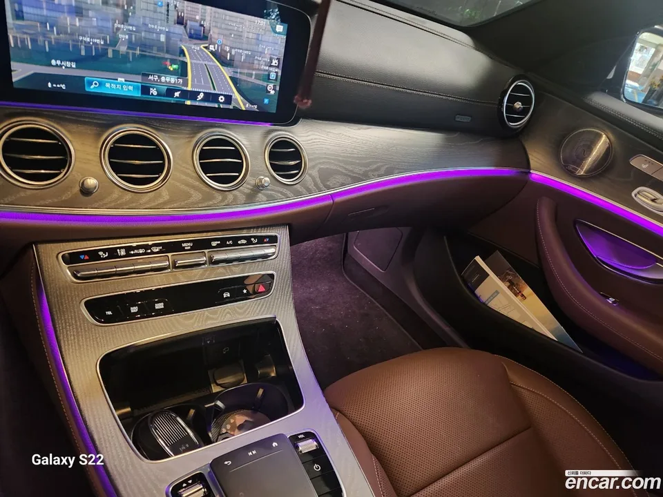 Mercedes-Benz E-Class E350 4MATIC 2022 — thumbnail 3
