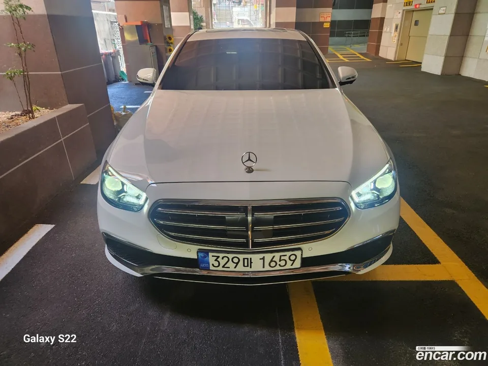 Mercedes-Benz E-Class E350 4MATIC 2022 — photo 1, buy with delivery to Moscow