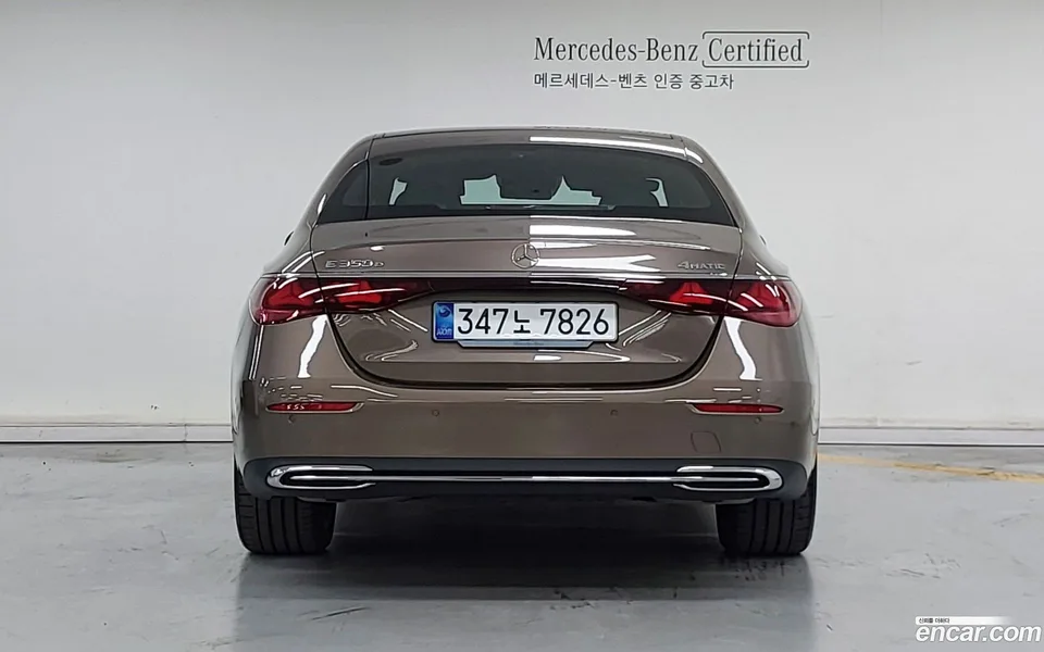 Mercedes-Benz E-Class E350e 4MATIC 2025 — thumbnail 4