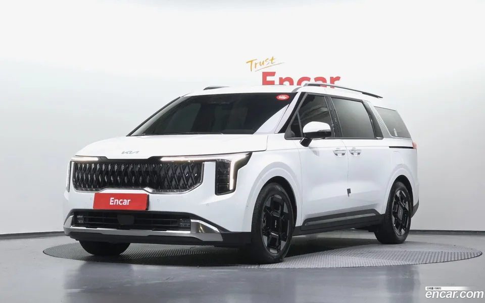 Kia Carnival 7 2024 — photo 1, buy with delivery to Moscow