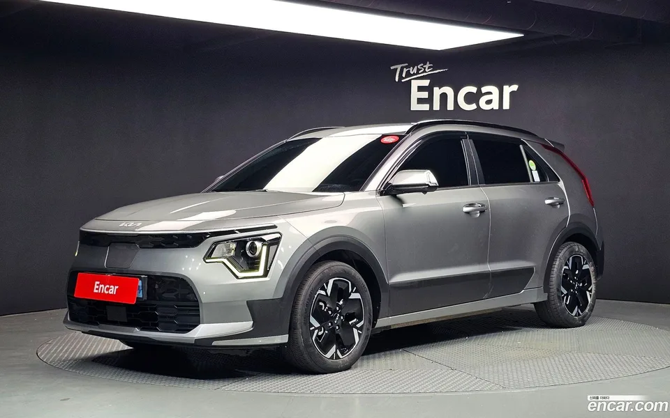 Kia Niro EV 2022 — photo 1, buy with delivery to Moscow