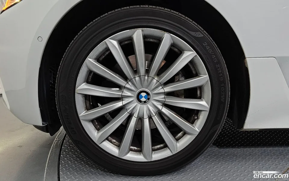BMW 6 Series GT 630i xDrive 2022 — thumbnail 2
