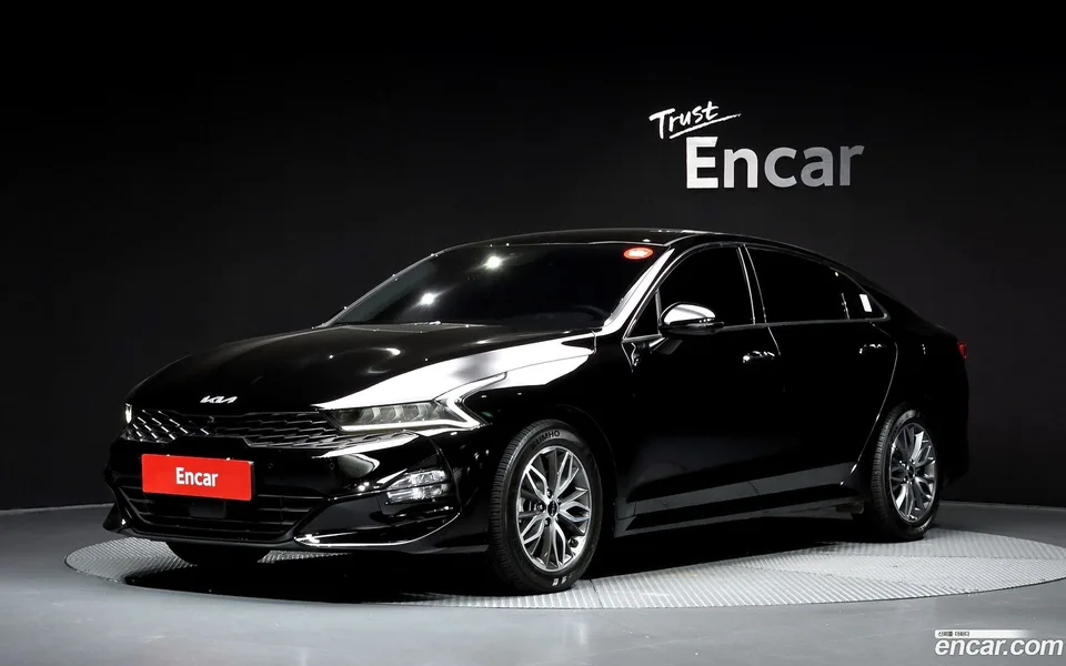 Kia K5 2.0 2023 — photo 1, buy with delivery to Moscow