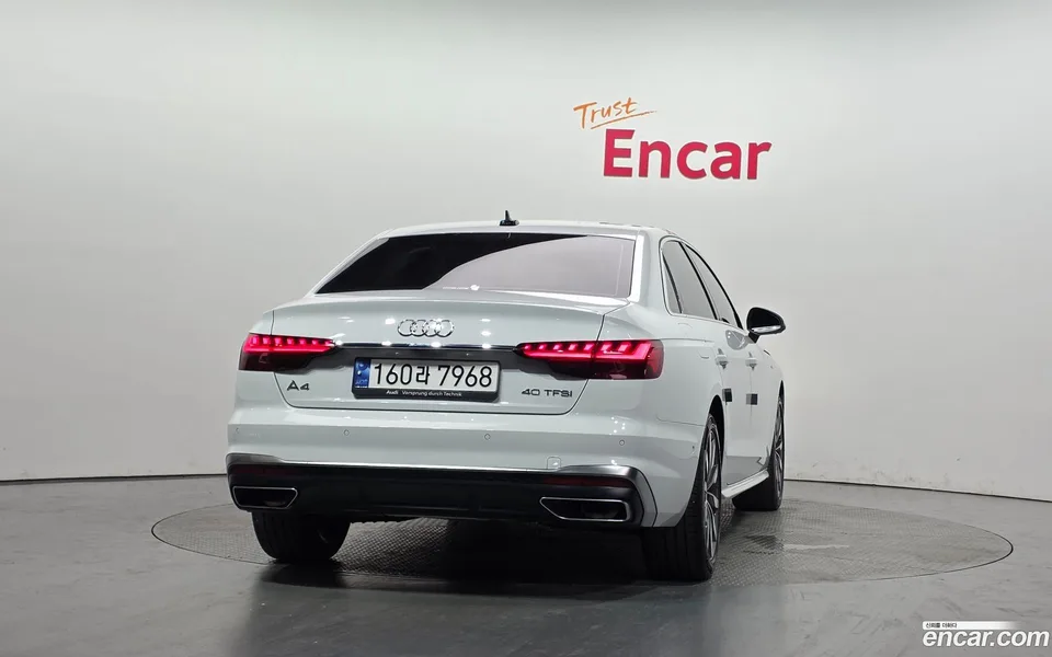Audi A4 40 TFSI 2023 — thumbnail 4