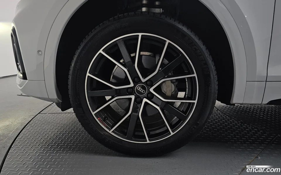 Audi Q5 45 TFSI 2024 — thumbnail 2