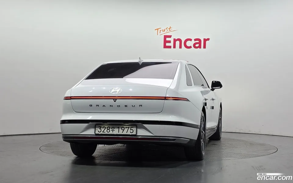 Hyundai Grandeur 3.5 LPG 2WD 2023 — thumbnail 4