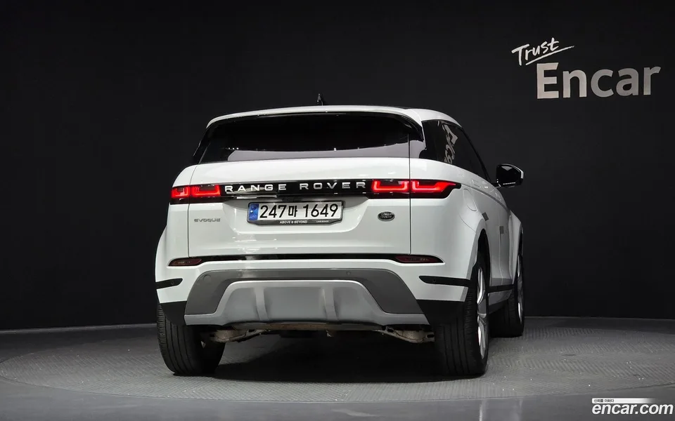 Land Rover Range Rover Evoque P250 SE 2023 — thumbnail 4
