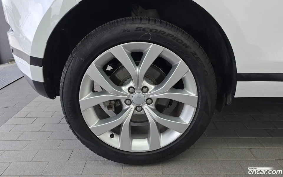 Land Rover Range Rover Evoque P250 SE 2023 — thumbnail 5