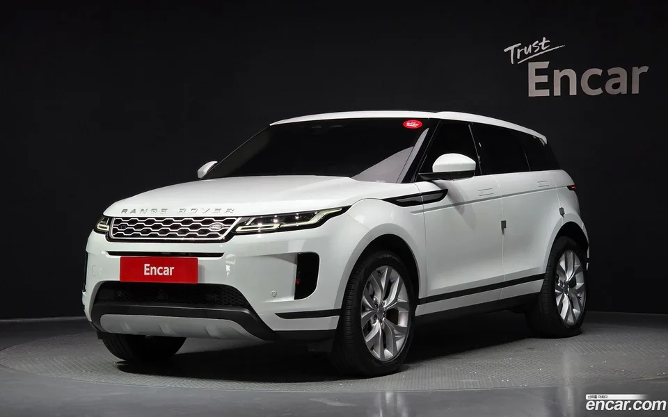 Land Rover Range Rover Evoque P250 SE 2023 — photo 1, buy with delivery to Moscow