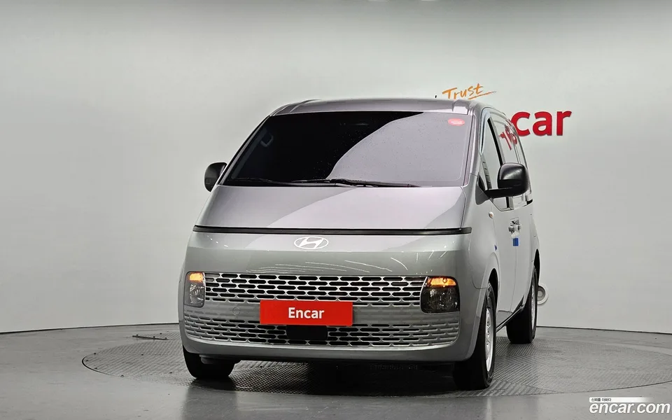 Hyundai Staria 3 2024 — thumbnail 3