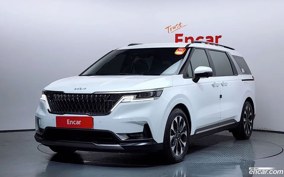 Kia Carnival 9 2023 — photo 1, buy with delivery to Moscow