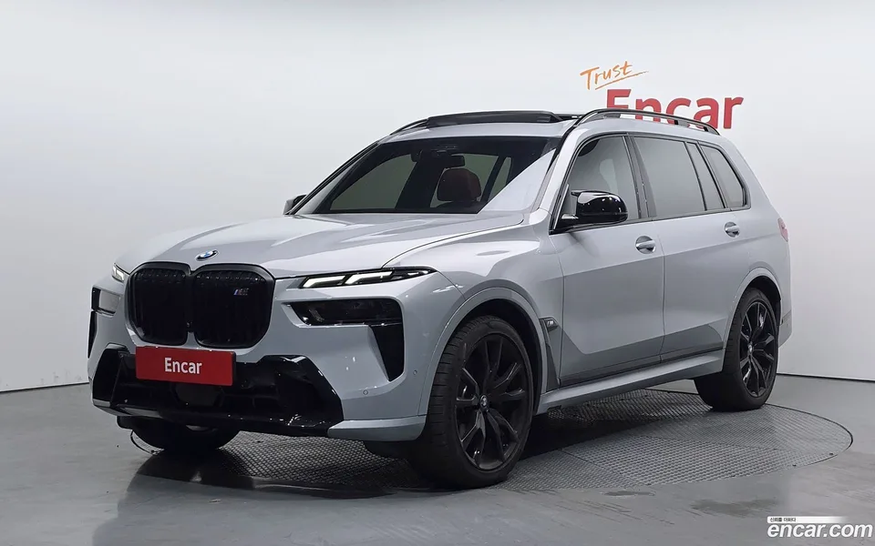 BMW X7 M60i xDrive M 6 2025 — photo 1, buy with delivery to Moscow