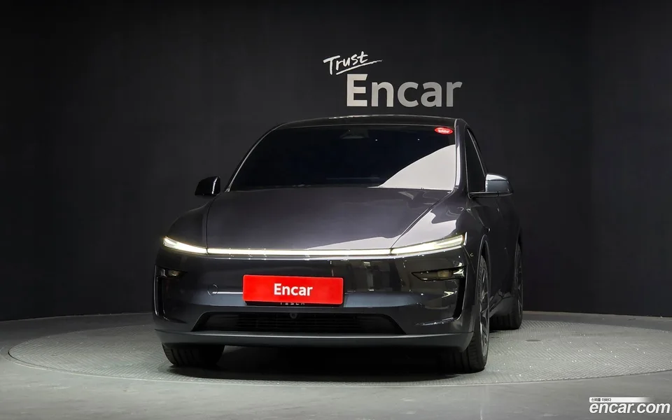 Tesla Model Y L AWD 2026 — thumbnail 3
