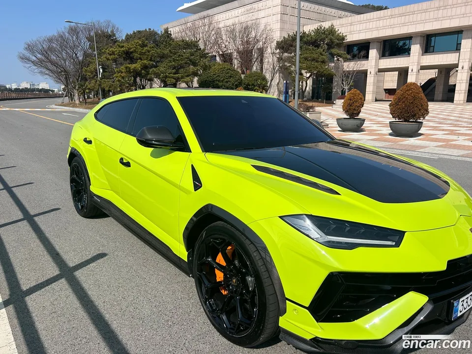 Lamborghini Urus 4.0 V8 2024 — photo 1, buy with delivery to Moscow