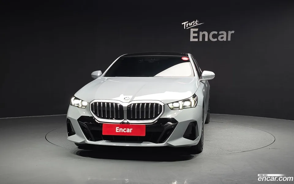 BMW 5 Series 520i M 2024 — миниатюра 3