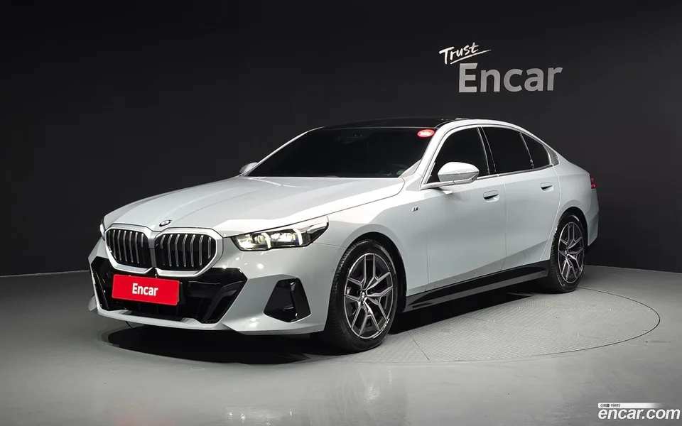 BMW 5 Series 520i M 2024 — photo 1, buy with delivery to Moscow
