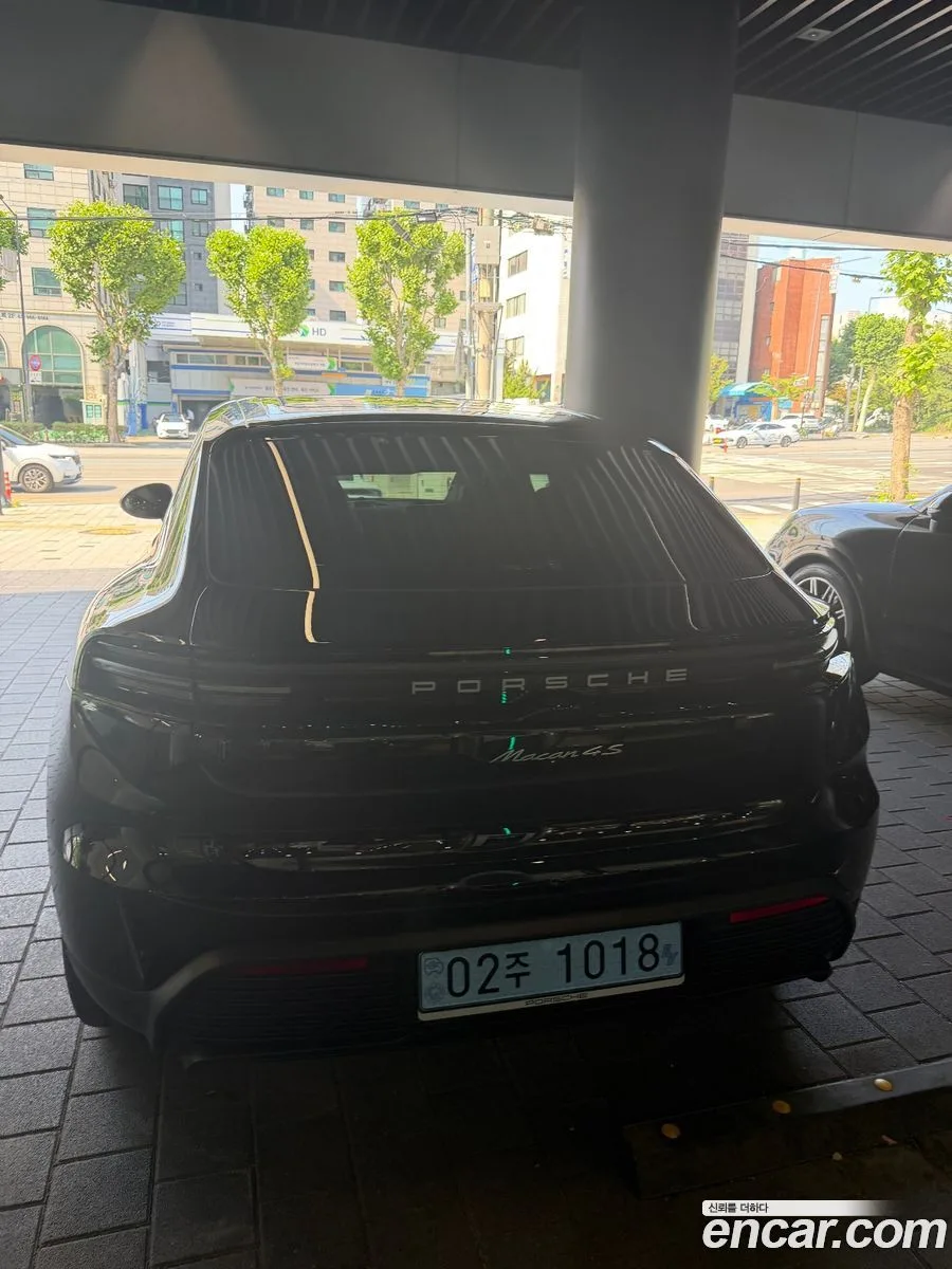 Porsche Macan Electric 4S 2026 — thumbnail 3