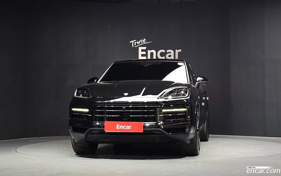 Porsche Cayenne 3.0 E- 2025 — thumbnail 3