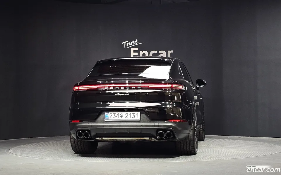 Porsche Cayenne 3.0 E- 2025 — thumbnail 4