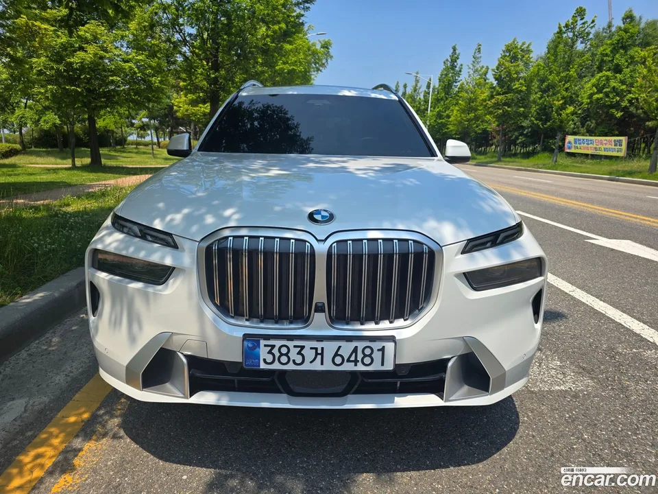 BMW X7 xDrive 40d 6 2023 — thumbnail 3