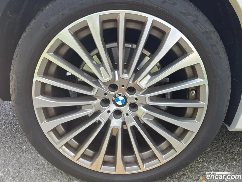 BMW X7 xDrive 40d 6 2023 — thumbnail 5