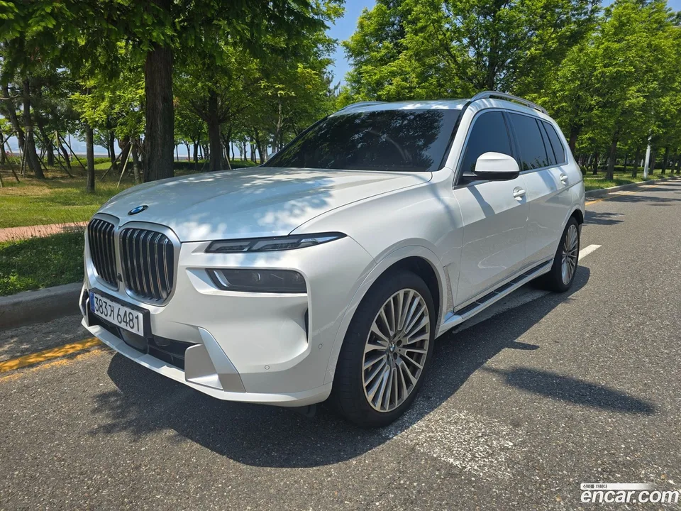 BMW X7 xDrive 40d 6 2023 — photo 1, buy with delivery to Moscow