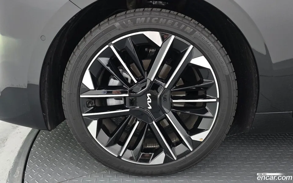 Kia K8 Hybrid 2025 — thumbnail 2