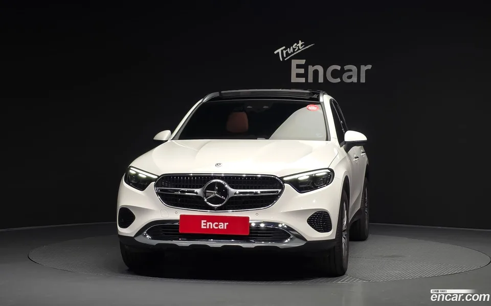 Mercedes-Benz GLC-Class GLC300 4MATIC 2025 — thumbnail 3