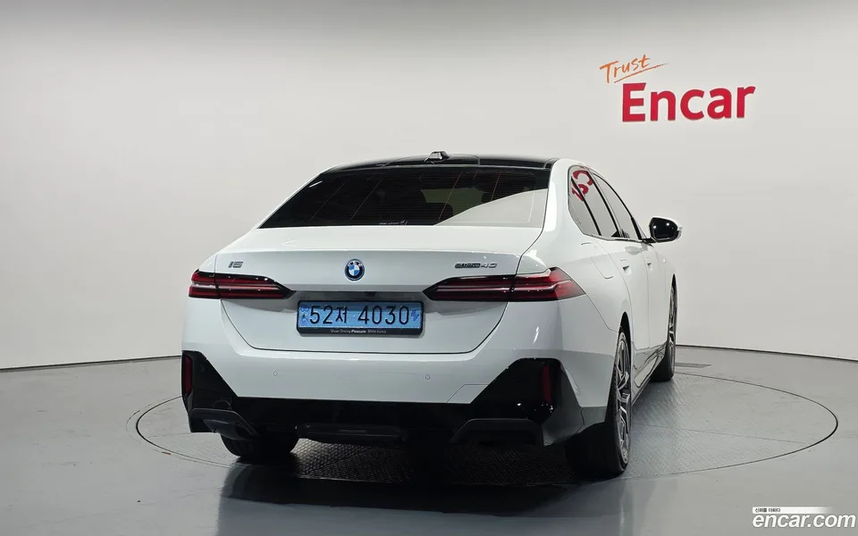 BMW i5 eDrive 40 M 2024 — thumbnail 4