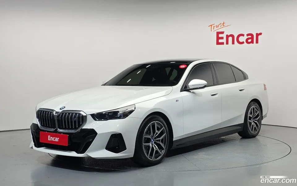 BMW i5 eDrive 40 M 2024 — photo 1, buy with delivery to Moscow