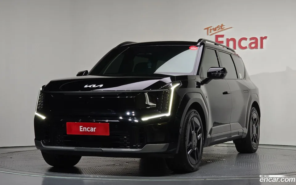 Kia EV9 4WD 2023 — photo 1, buy with delivery to Moscow