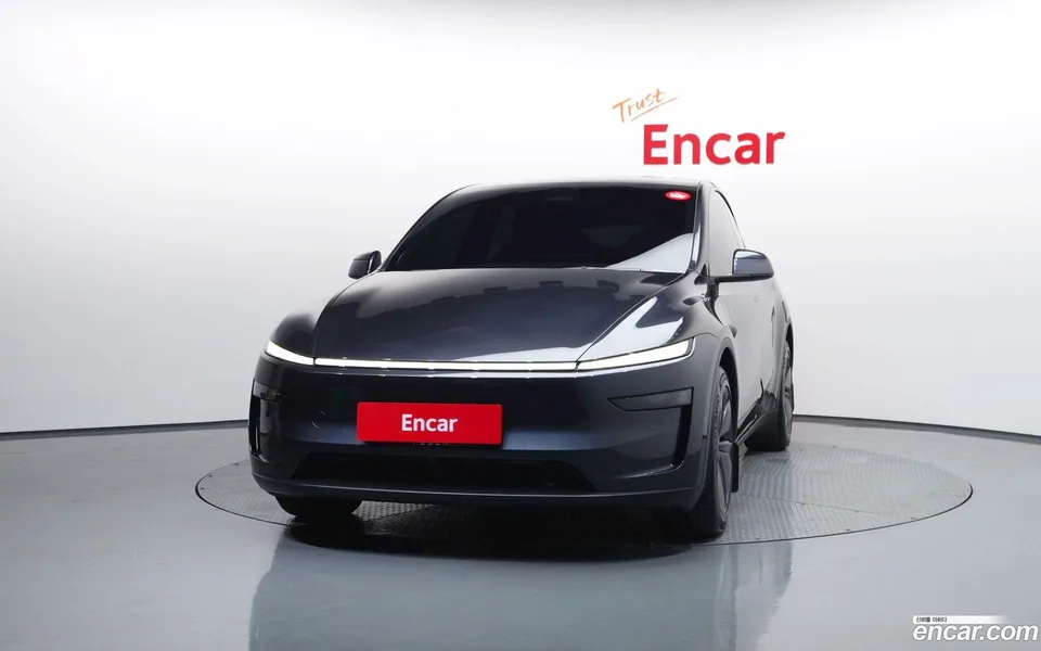 Tesla Model Y AWD 2025 — thumbnail 3