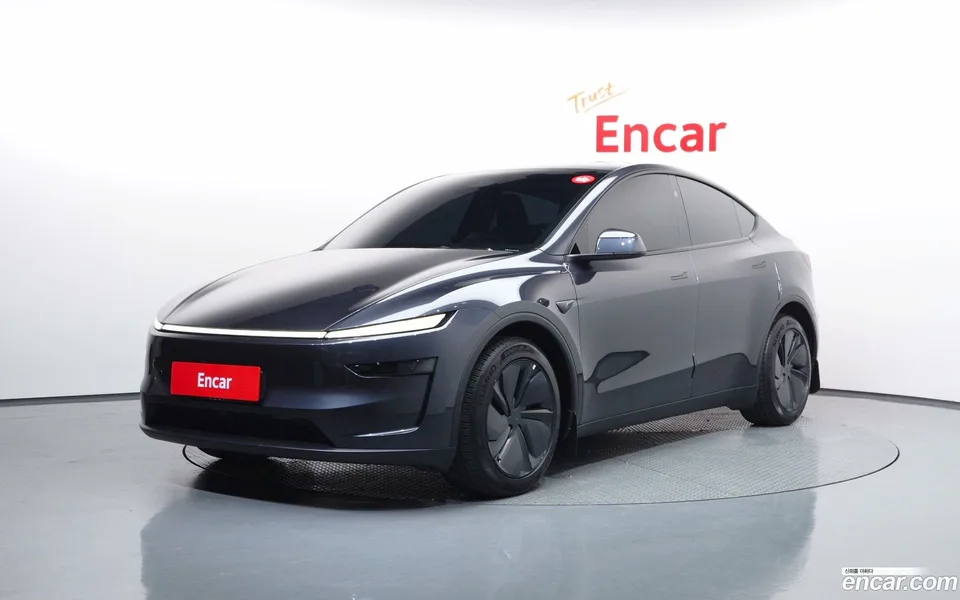 Tesla Model Y AWD 2025 — photo 1, buy with delivery to Moscow