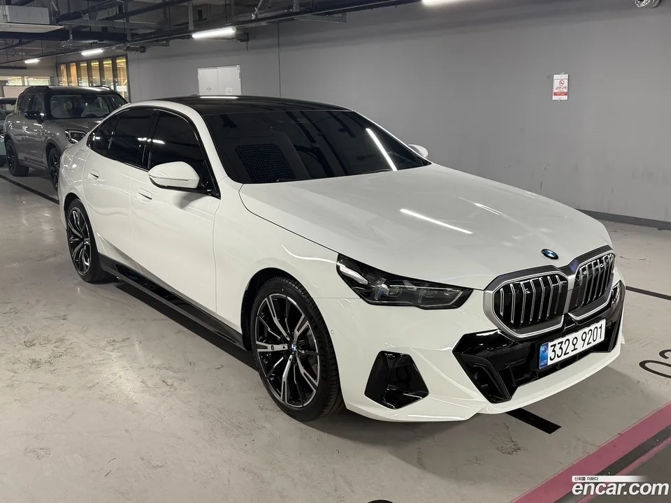 BMW 5 Series 530i xDrive M 2026 — thumbnail 3