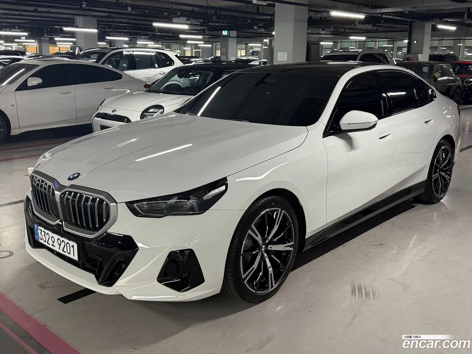 BMW 5 Series 530i xDrive M 2026 — photo 1, buy with delivery to Moscow