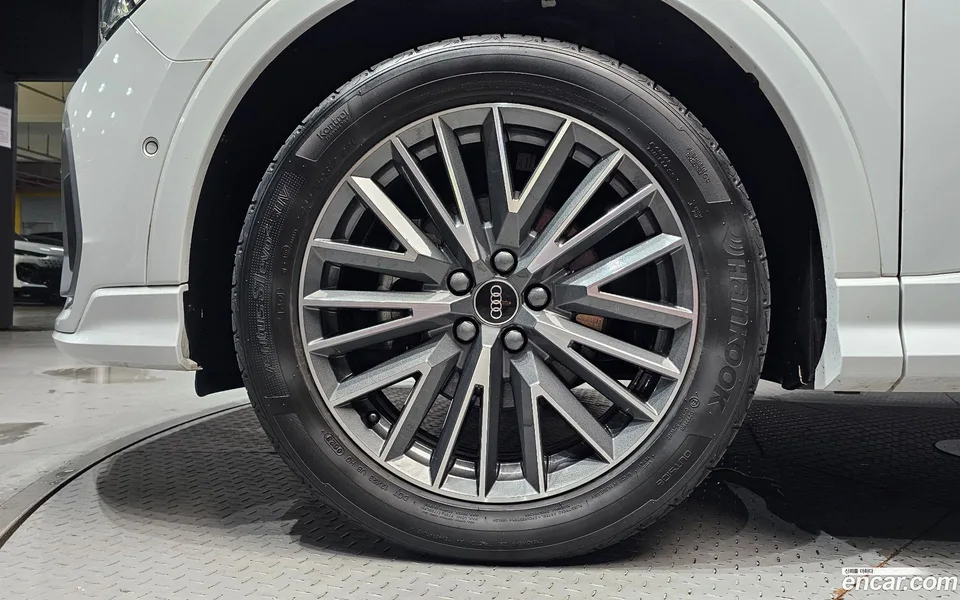 Audi Q3 35 TDI 2023 — thumbnail 2
