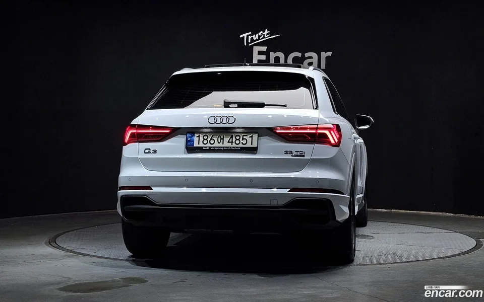 Audi Q3 35 TDI 2023 — thumbnail 4