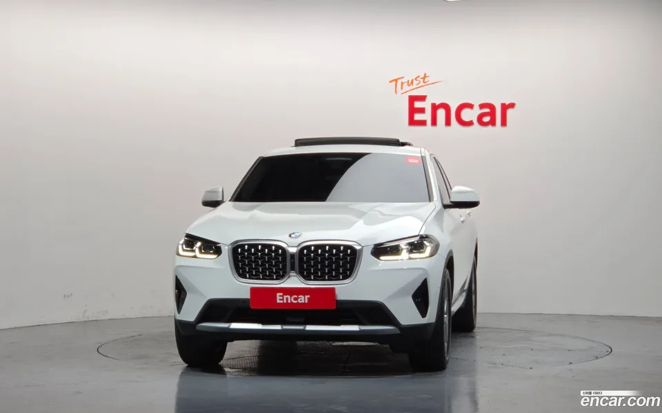 BMW X4 xDrive20i xLine 2023 — thumbnail 3