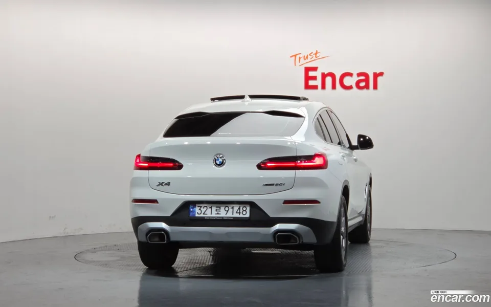 BMW X4 xDrive20i xLine 2023 — thumbnail 4