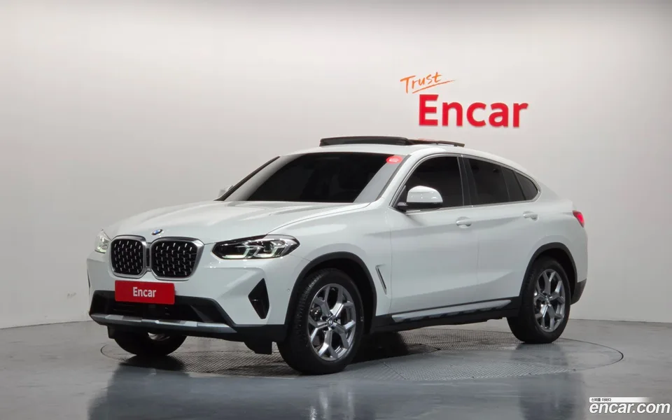 BMW X4 xDrive20i xLine 2023 — photo 1, buy with delivery to Moscow