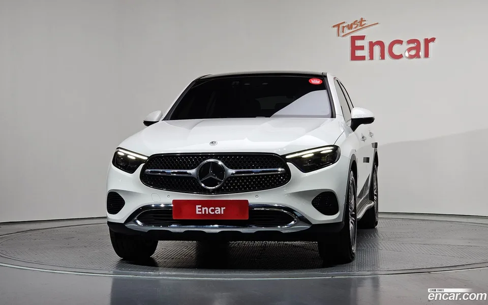 Mercedes-Benz GLC-Class GLC300 4MATIC 2025 — thumbnail 3