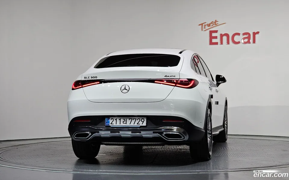 Mercedes-Benz GLC-Class GLC300 4MATIC 2025 — thumbnail 4