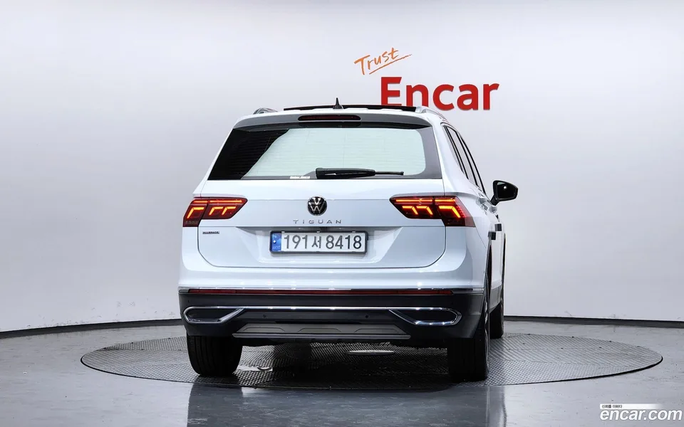 Volkswagen Tiguan Allspace 2.0 TSI 2022 — thumbnail 4