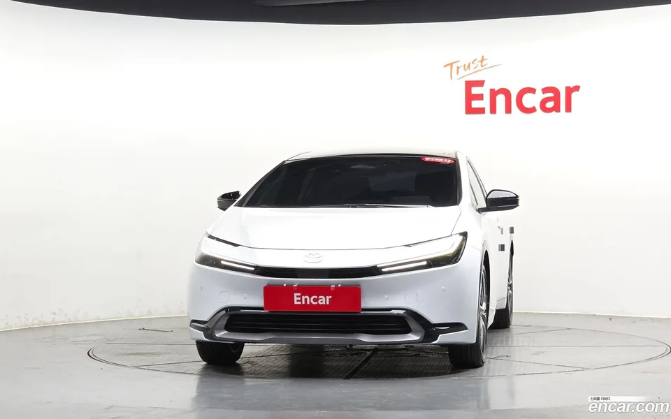 Toyota Prius 2.0 XLE AWD 2025 — thumbnail 3