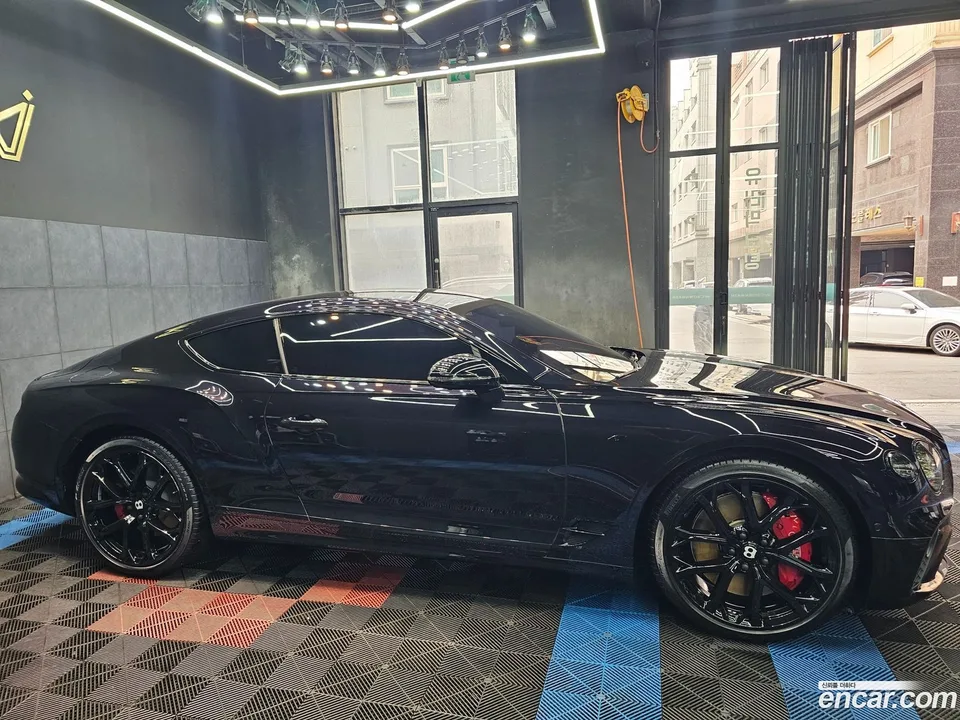 Bentley Continental GT 4.0 GTS 2023 — thumbnail 2