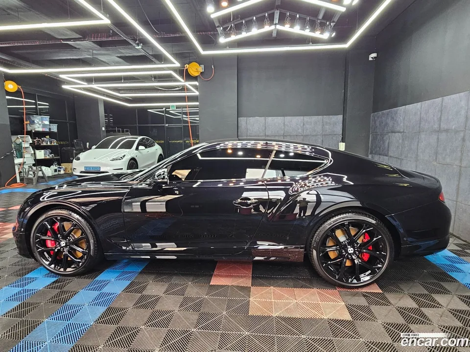 Bentley Continental GT 4.0 GTS 2023 — thumbnail 4