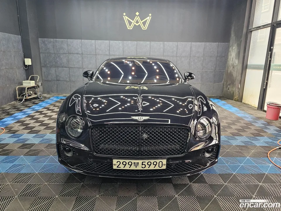 Bentley Continental GT 4.0 GTS 2023 — photo 1, buy with delivery to Moscow