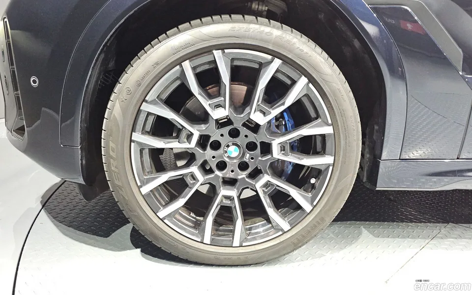 BMW X6 xDrive40i M 2025 — thumbnail 5