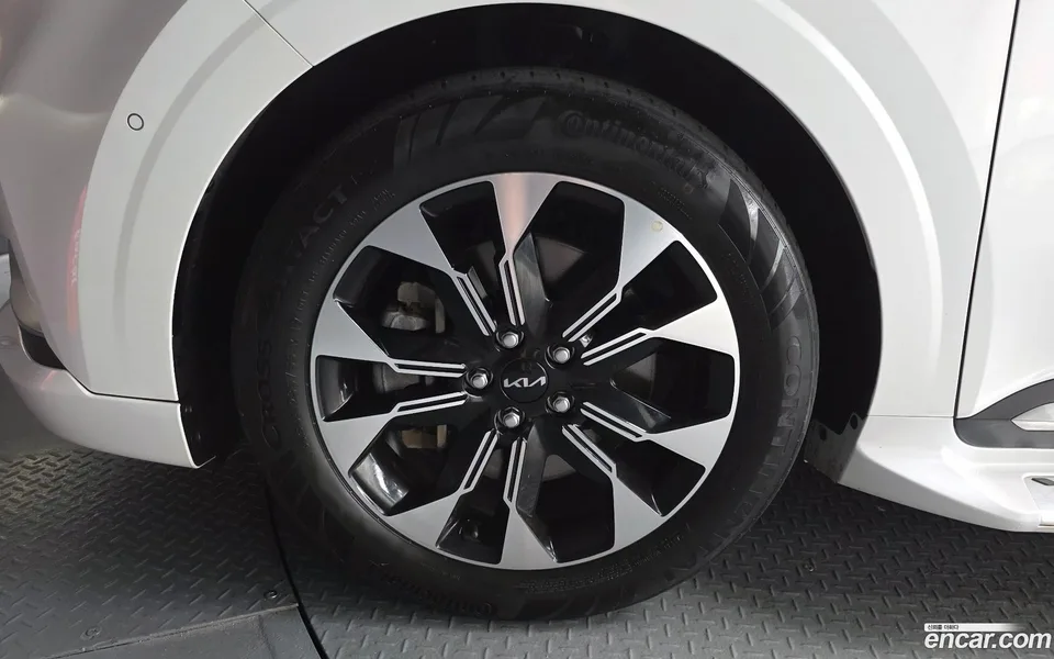 Kia Carnival 7 2022 — thumbnail 2