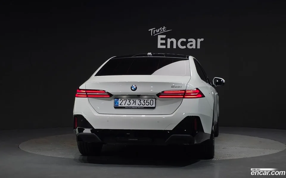 BMW 5 Series 520i M 2025 — thumbnail 4